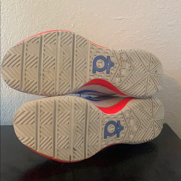 KD Nike Basketball Shoes Size 11 Barely Used! - Picture 3 of 4